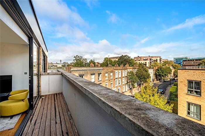 1 Bedroom Penthouse To Rent In Gifford Street, N1