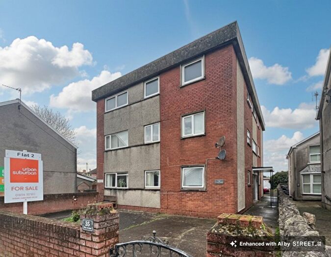 2 Bedroom Flat For Sale In South Road, Porthcawl, CF36