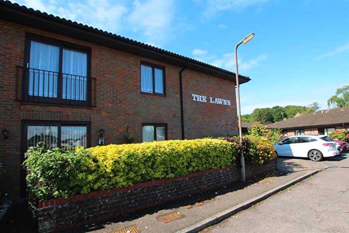 2 Bedroom Flat To Rent In Uplands Road, Warley, Brentwood, CM14