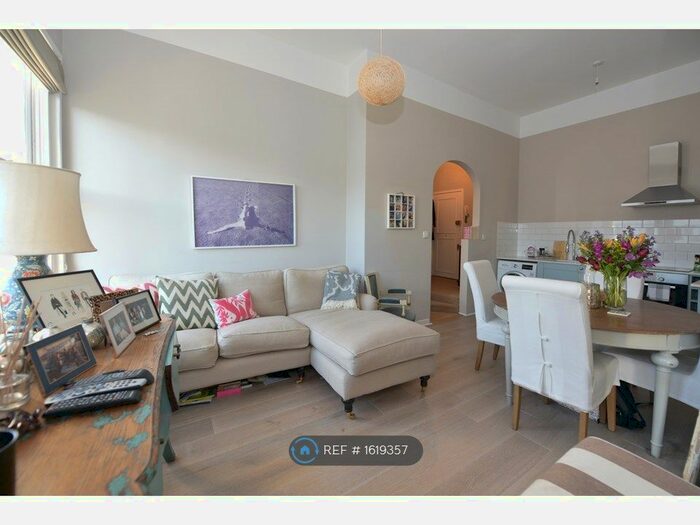 1 Bedroom Flat To Rent In Sinclair Road, London, W14