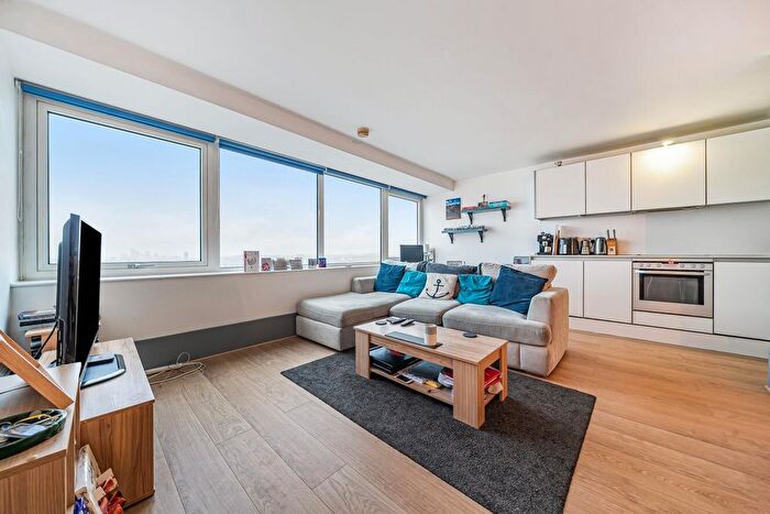 2 Bedroom Flat For Sale In George Beard Road, Deptford, London, SE8