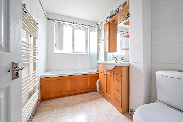 4 Bedroom Detached House For Sale In Pilgrims Lane, Bugbrooke, Northamptonshire, NN7