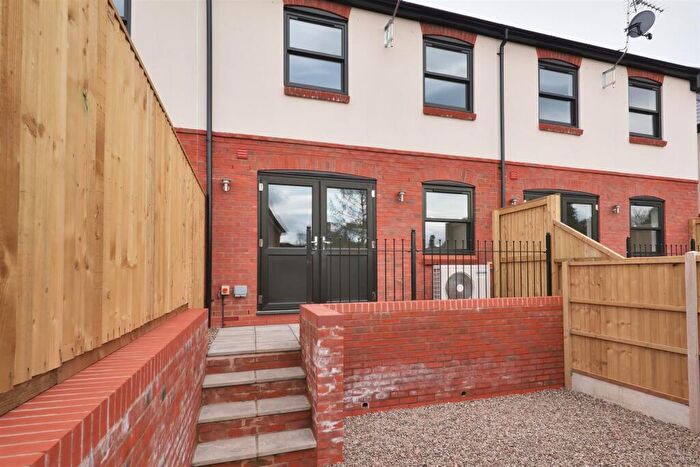 3 Bedroom Town House For Sale In St Nicholas Close, Broomy Hill, Hereford, HR4