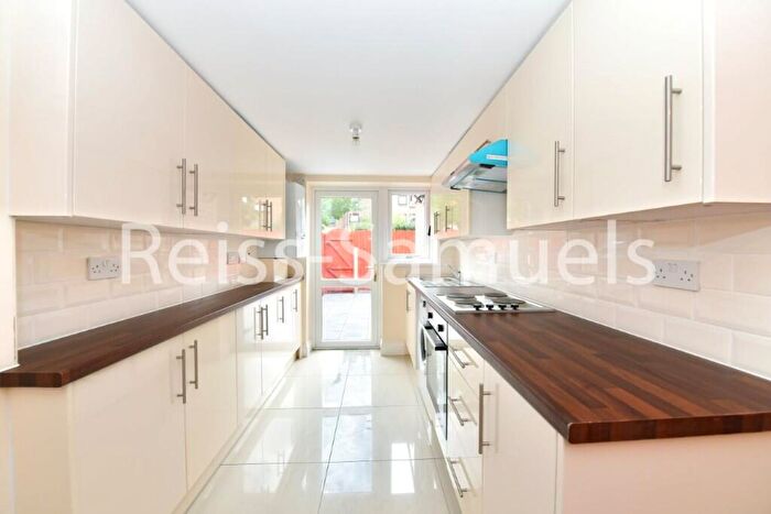 6 Bedroom Terraced House To Rent In Manchester Road, Isle Of Dogs, London, E14
