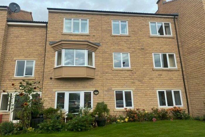 2 Bedroom Flat To Rent In Mickle Hill, Pickering, YO18