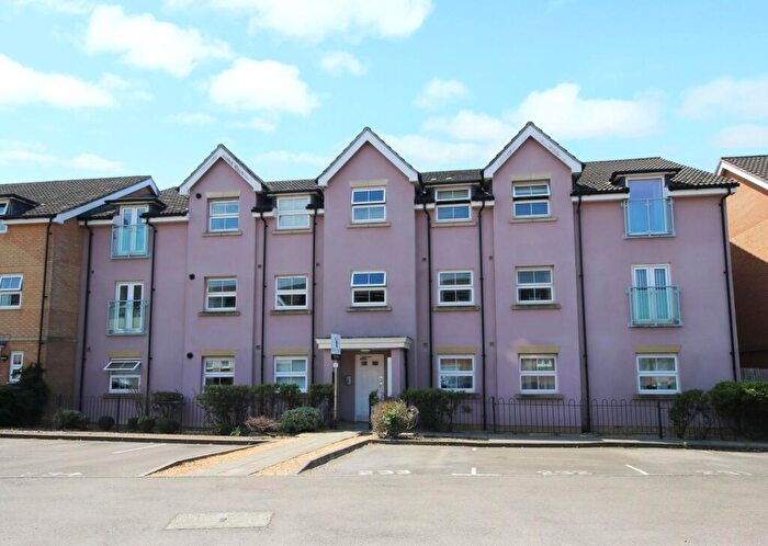 2 Bedroom Flat For Sale In White's Way, Hedge End, SO30