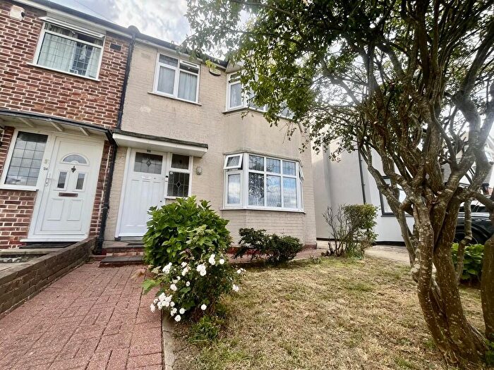 3 Bedroom Semi-Detached House To Rent In Collins Drive, Ruislip, HA4