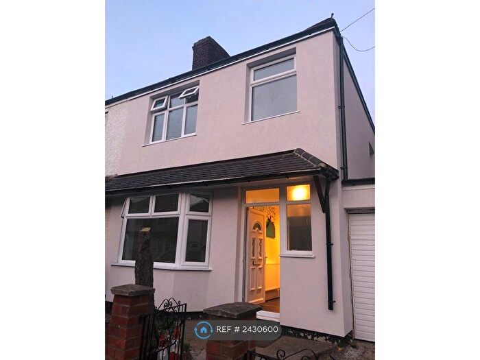 3 Bedroom Semi-Detached House To Rent In Stirling Road, London, E17