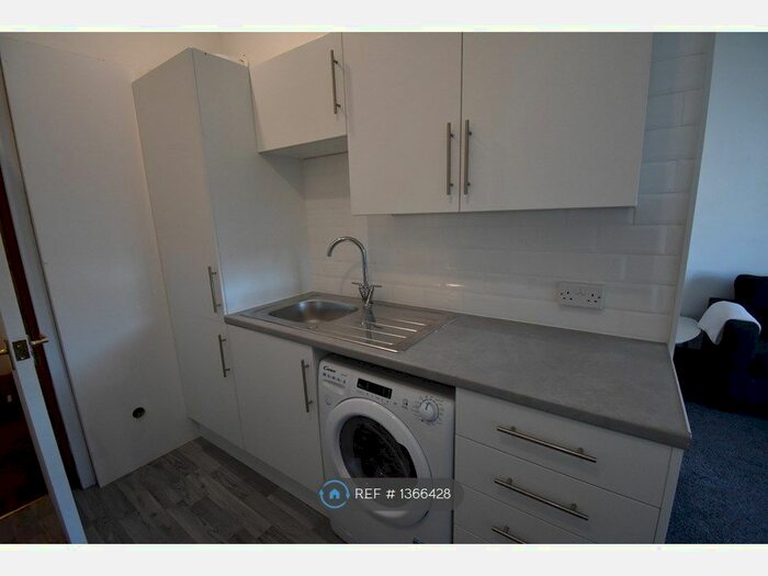 1 Bedroom Flat To Rent In Christleton Road, Chester, CH3