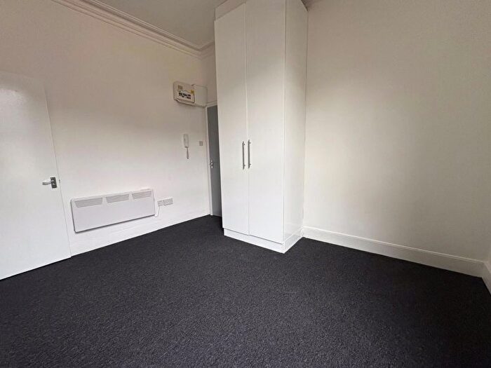 1 Bedroom Flat To Rent In Bodney Road, London, E8