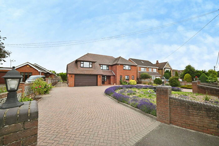 4 Bedroom Detached House For Sale In Lower Rainham Road, Rainham, Gillingham, ME8