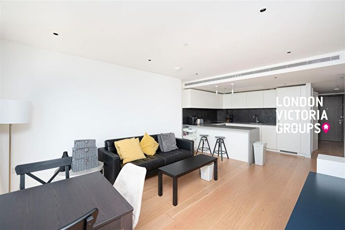 1 Bedroom Flat To Rent In Landmark Pinnacle, Marsh Wall, London, E14