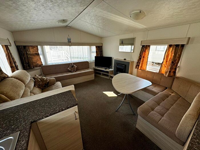 2 Bedroom Mobile/park Home For Sale In Warren Road, Dawlish Warren, Dawlish, EX7