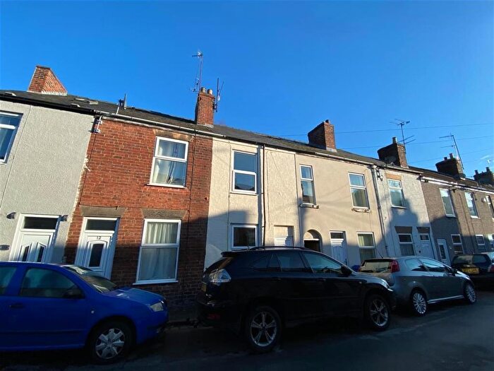 2 Bedroom Terraced House To Rent In Alma Street West, Chesterfield, Dronfield, S40