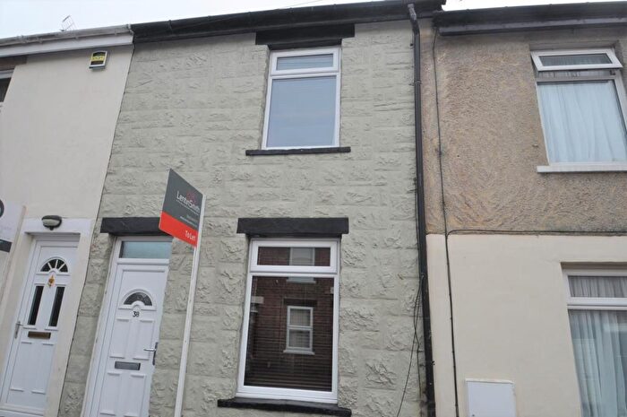2 Bedroom Terraced House To Rent In Regent Mount, Harrogate, North Yorkshire, HG1