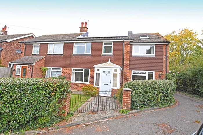 3 Bedroom Semi-detached House For Sale In Dairy Lane, Hunton, TN12