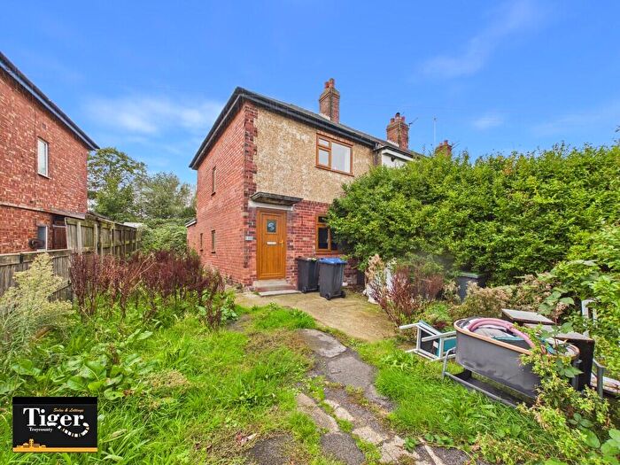 3 Bedroom Semi-Detached House For Sale In Warley Road, Blackpool, FY2