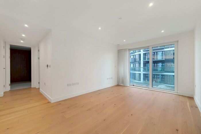 2 Bedroom Flat To Rent In Norton House, Woolwich, London, SE18