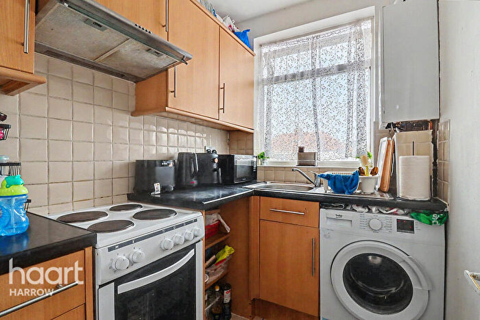 2 Bedroom Apartment For Sale In Honeypot Lane, Stanmore, HA7