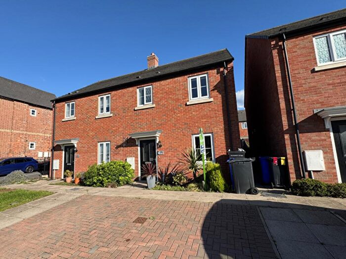 3 Bedroom Semi-Detached House For Sale In Rosliston Road, Stapenhill, Burton-on-Trent, DE15