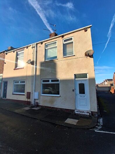 3 Bedroom End Of Terrace House To Rent In Second Street, Blackhall Colliery, Hartlepool, TS27