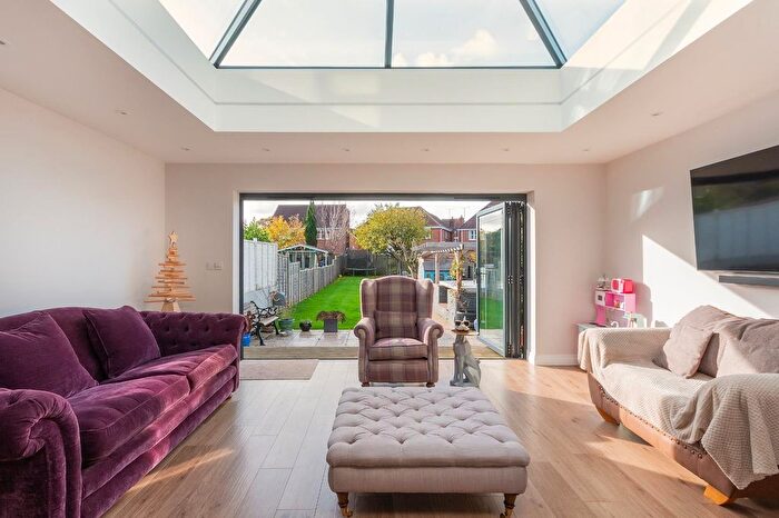 4 Bedroom Semi Detached House For Sale In Bromley Heath Road, Downend, BS16