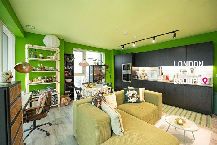 2 Bedroom Flat To Rent In Icon Tower, Portal Way, Acton, London, W3