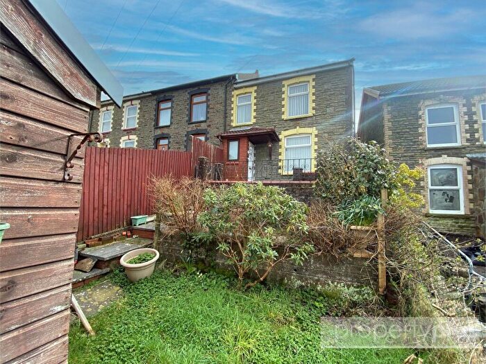 3 Bedroom End Of Terrace House For Sale In High Street, Gilfach Goch, Rhondda Cynon Taff, CF39