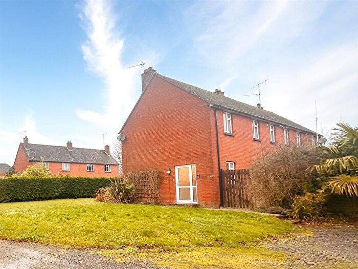 3 Bedroom Semi-Detached House To Rent In Ridgeway, Hurst Green, Etchingham, TN18