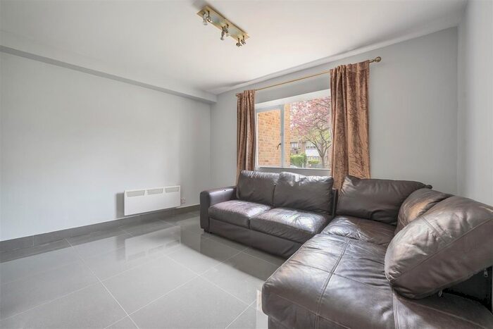 1 Bedroom Flat To Rent In Aberdeen Park, Highbury, N5