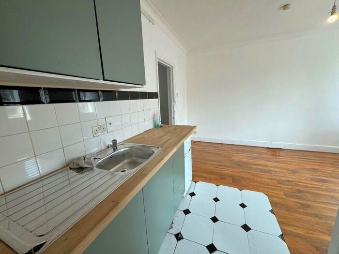 1 Bedroom Flat To Rent In Hendon, London, NW4