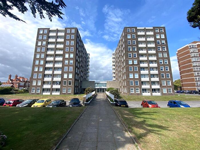 2 Bedroom Flat For Sale In West Parade, Worthing, BN11