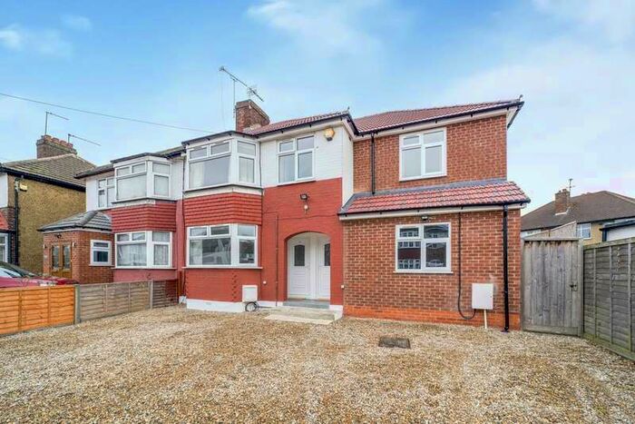 3 Bedroom Maisonette Flat To Rent In Gordon Road, West Drayton, UB7