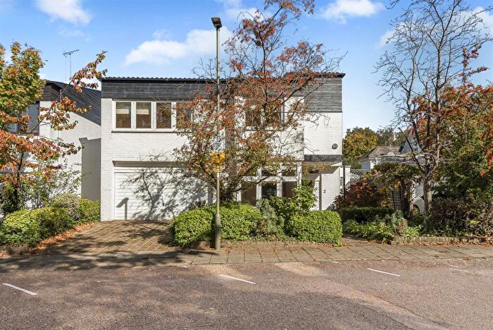 5 Bedroom House For Sale In Cenacle Close, Hampstead, NW3