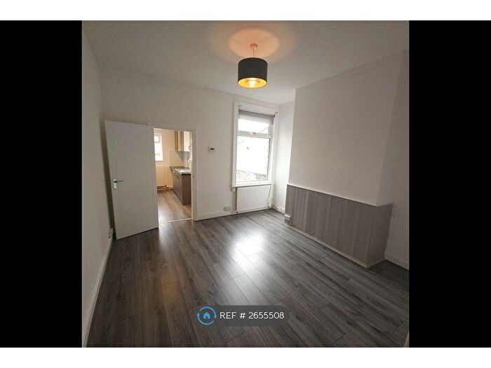 2 Bedroom Terraced House To Rent In Glanvor Road, Stockport, SK3