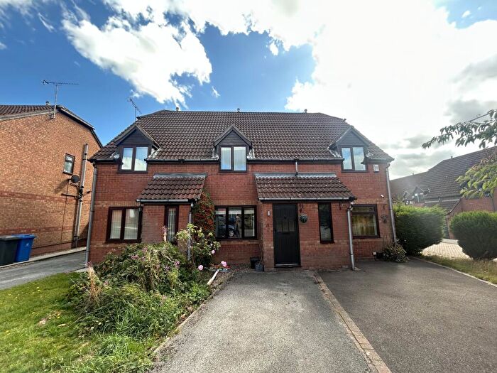 2 Bedroom Town House To Rent In Goodrington Road, Oakwood, DE21