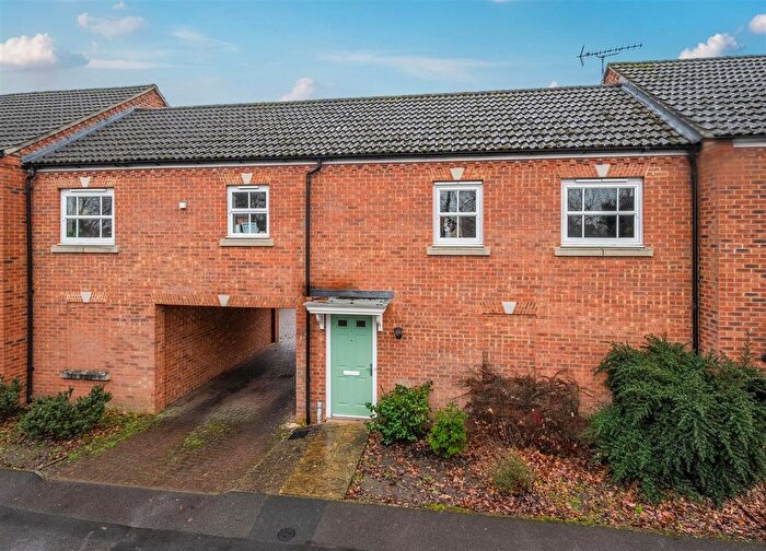 2 Bedroom Maisonette For Sale In Dowles Green, Wokingham, Berkshire, RG40