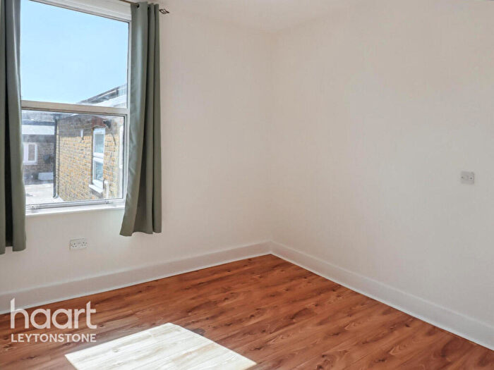 2 Bedroom Flat To Rent In Lea Bridge Road, London, E10