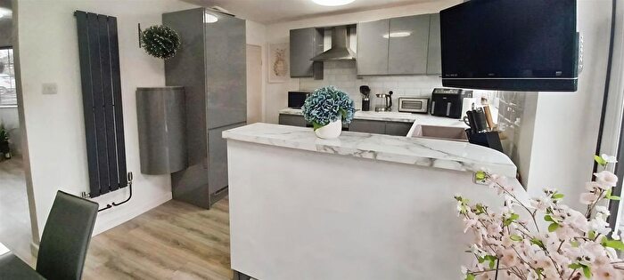 2 Bedroom End Of Terrace House For Sale In St. Pauls Close, Rochester, ME2