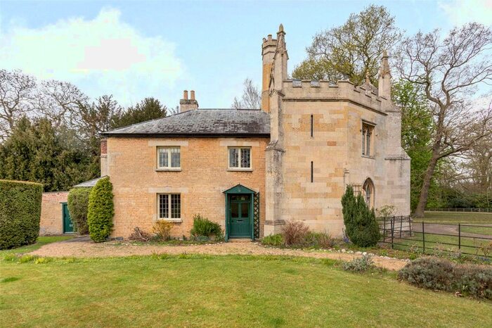 3 Bedroom Country House To Rent In Milton Park, Milton, Peterborough, Cambridgeshire, PE6