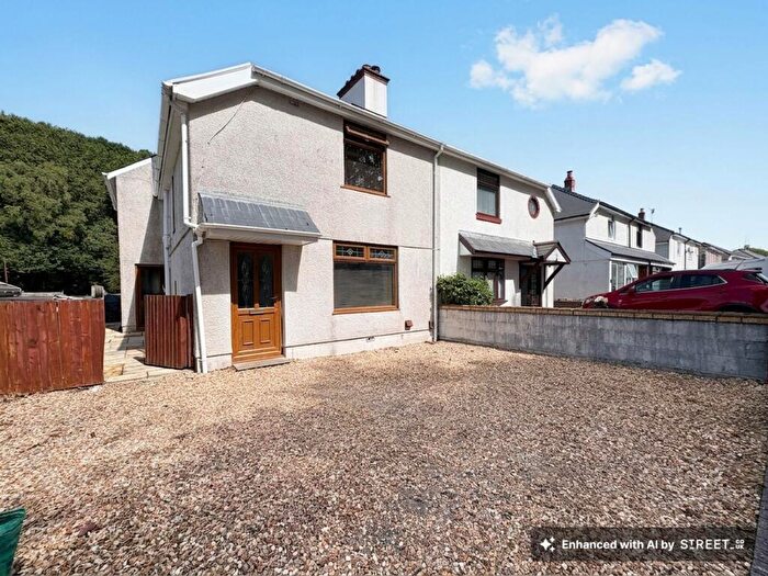 3 Bedroom Semi-Detached House For Sale In Ynysygerwn Avenue, Aberdulais, SA10