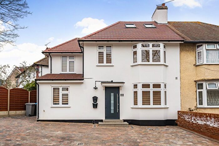 4 Bedroom Flat To Rent In Wembley, Harrow, HA0