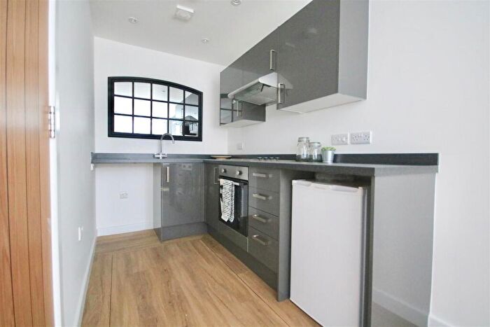 1 Bedroom Flat For Sale In Enterprise House Isambard Brunel Road, PO1