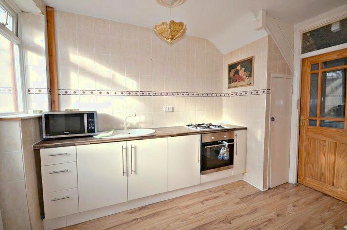 2 Bedroom Terraced House To Rent In Hetherington Close, Slough, SL2