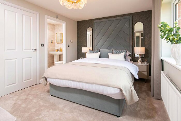 3 Bedroom End Of Terrace House For Sale In Inkersall Road, Chesterfield, Derbyshire, S43