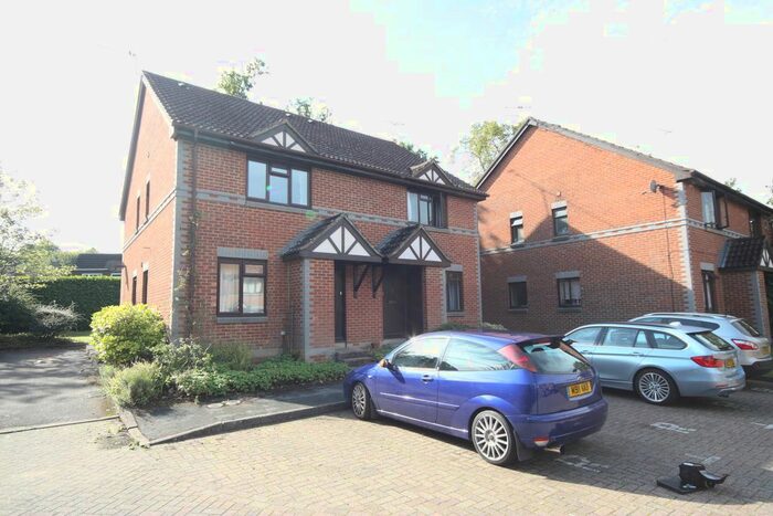1 Bedroom Terraced House To Rent In Templecombe Mews, Oriental Road, Woking, GU22