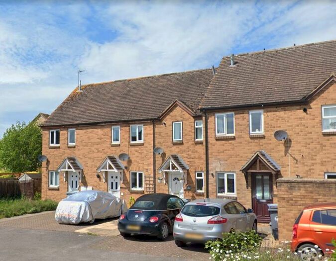 2 Bedroom Terraced House To Rent In Manor Road, Witney, OX28