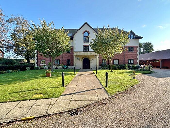 2 Bedroom Flat For Sale In Orsett Village, RM16