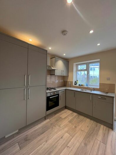 3 Bedroom Terraced House To Rent In Glenister Park Road, London, SW16