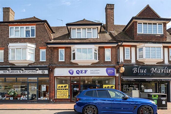 2 Bedroom Flat For Sale In Craddocks Parade, Ashtead, KT21
